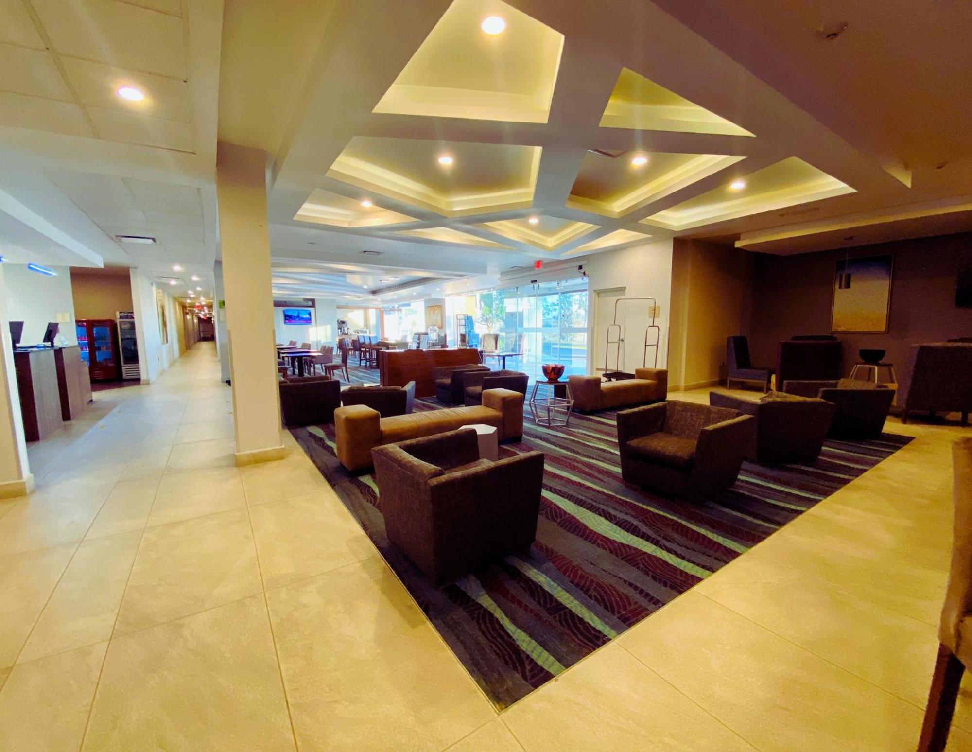 La Quinta By Wyndham Aguascalientes Hotel Exterior foto